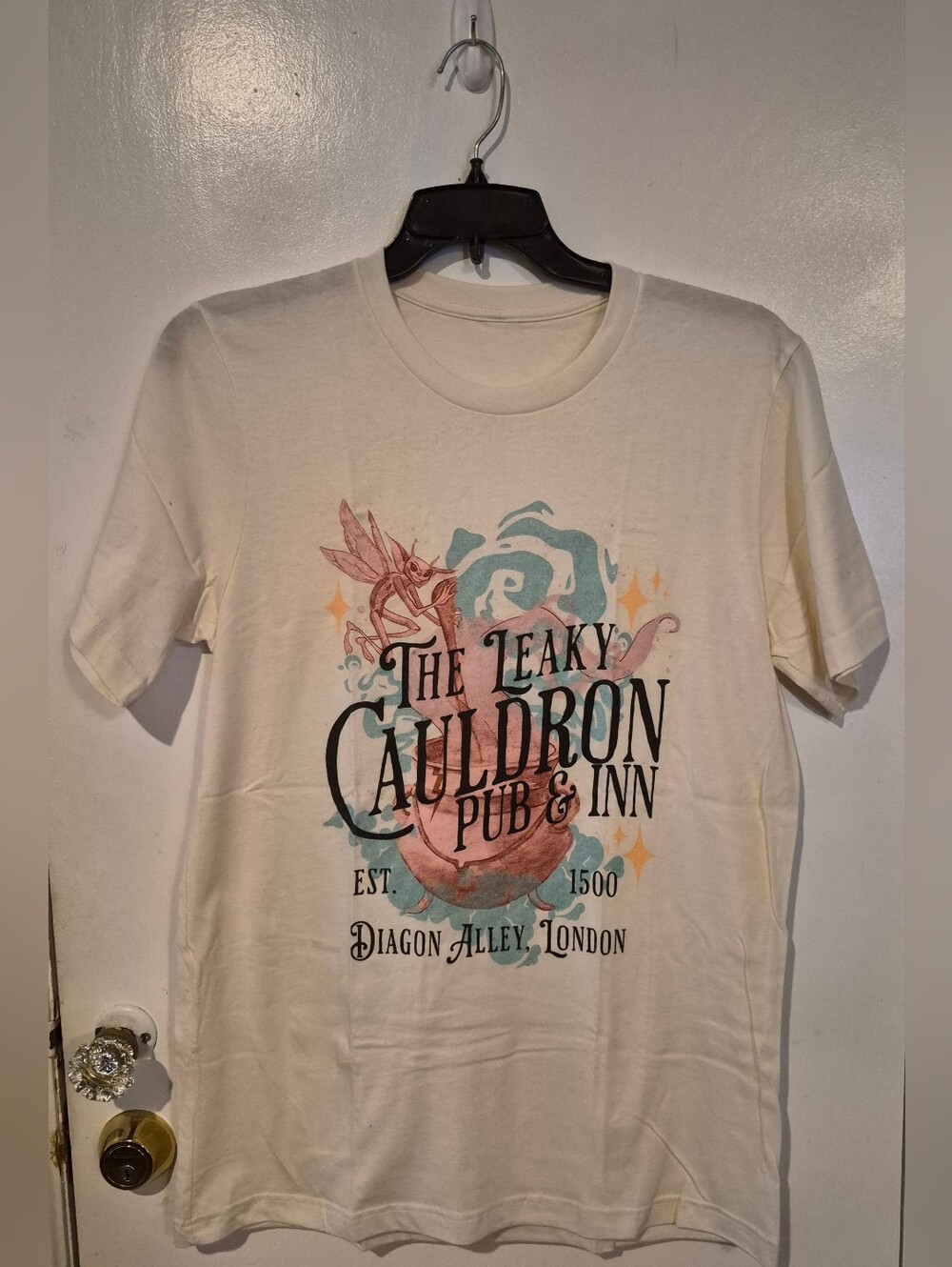 Harry Potter Leaky Cauldron Graphic Tee - Cream